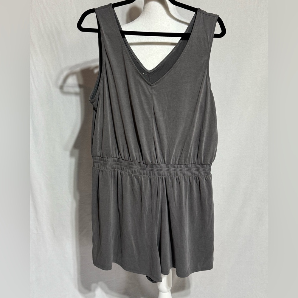 NWT Maurices Gray V-Neck Jumpsuit with Elastic Waist Size XL